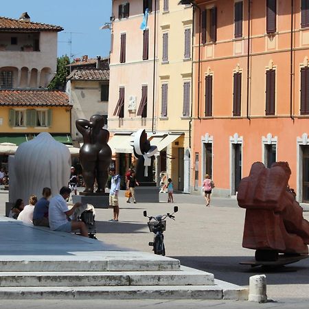 Suite & Loft Due Deliziosi Bilocali, Centralissimi, In Pietrasanta Exteriör bild