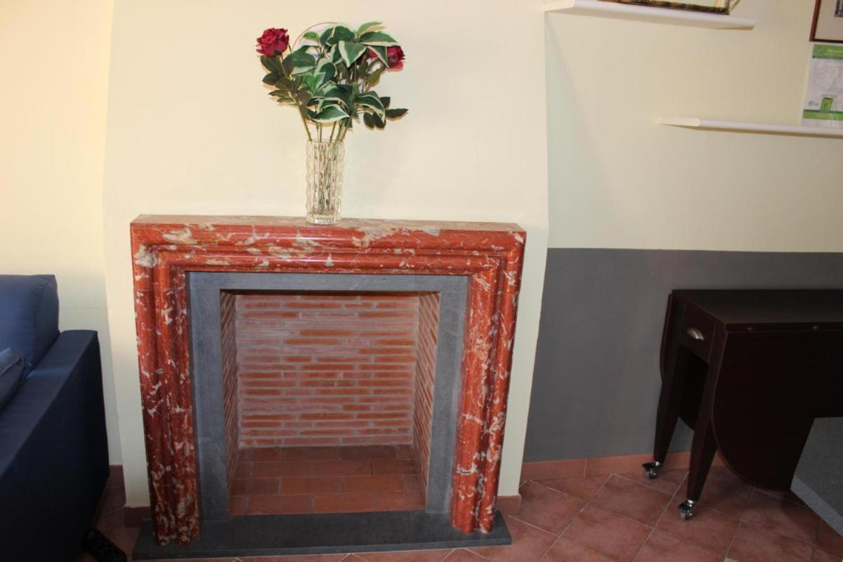 Suite & Loft Due Deliziosi Bilocali, Centralissimi, In Pietrasanta Exteriör bild