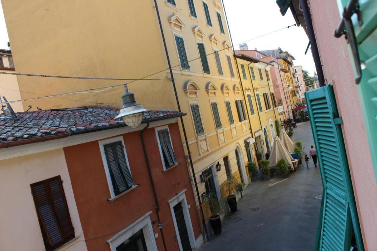 Suite & Loft Due Deliziosi Bilocali, Centralissimi, In Pietrasanta Exteriör bild